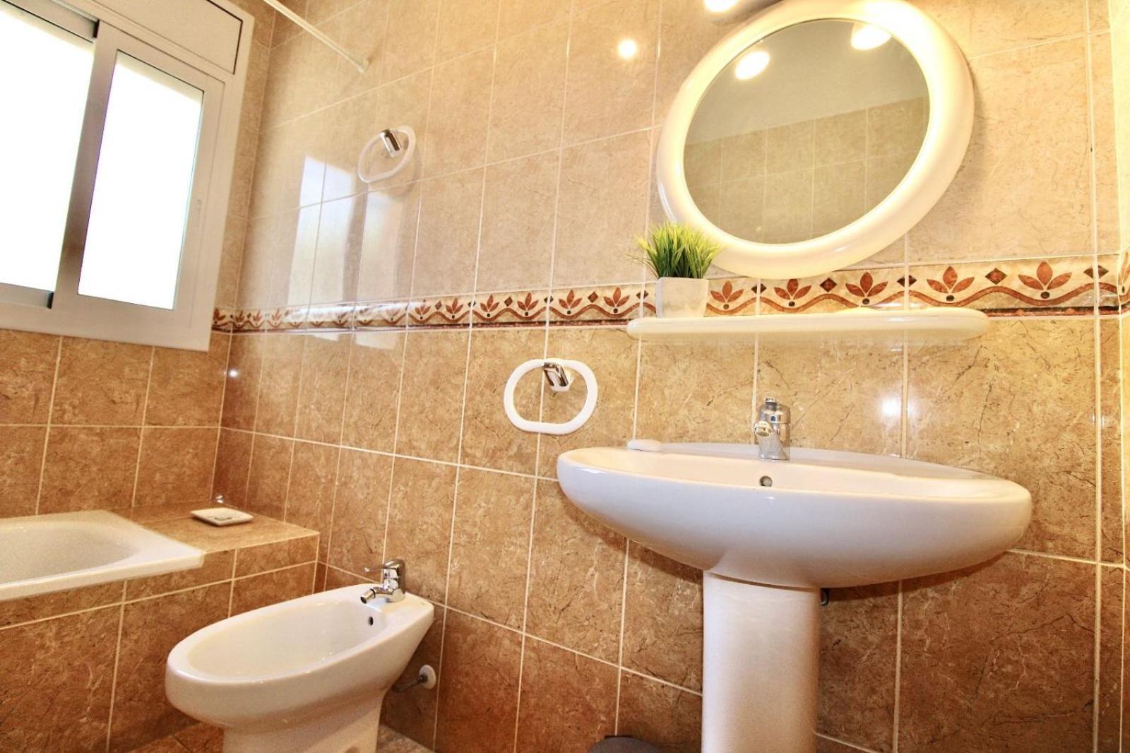 Alzines Con Piscina Privada Ac Y Wifi Villa