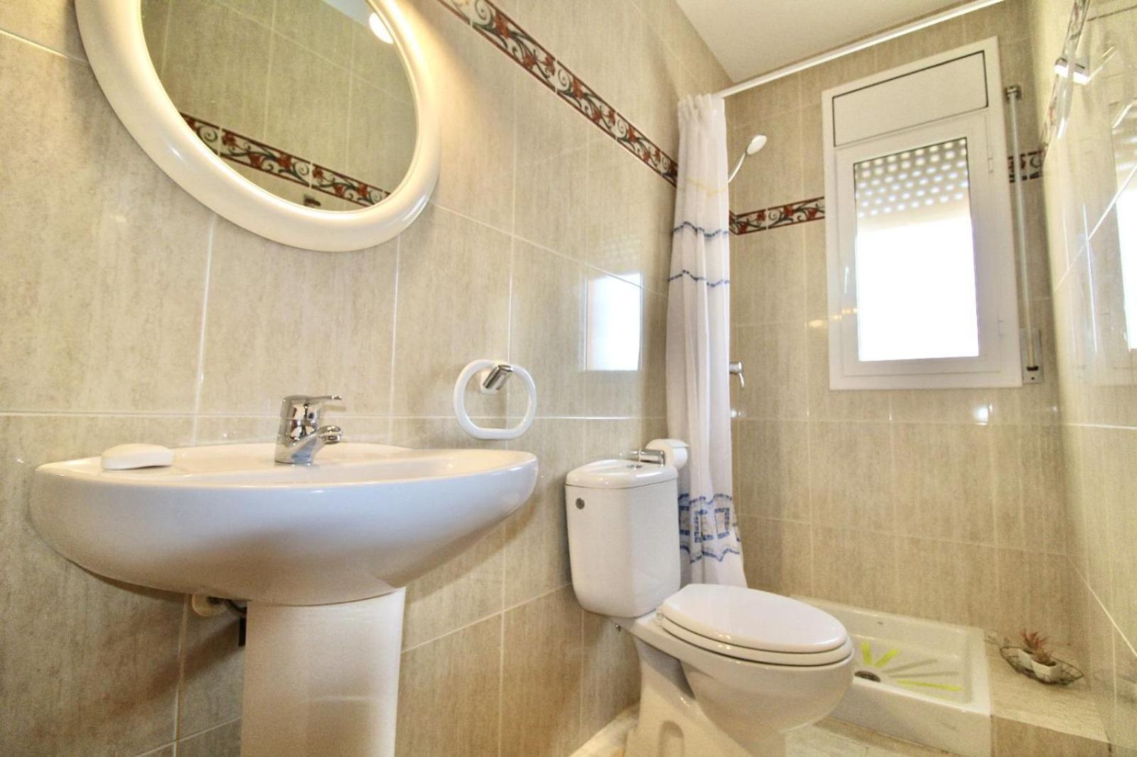 Alzines Con Piscina Privada Ac Y Wifi Villa *