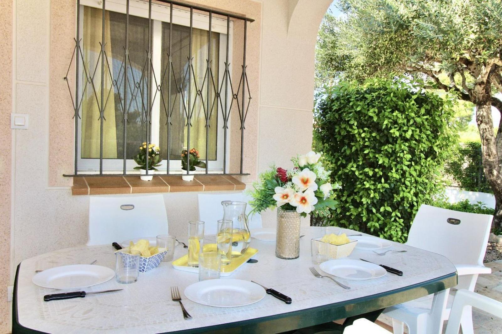Alzines Con Piscina Privada Ac Y Wifi Villa *